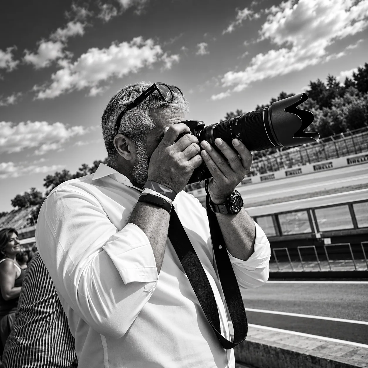 Fotografo al lavoro durante un evento